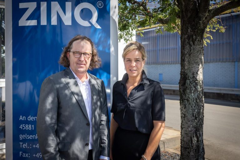 Zirkuläre Wertschöpfung in der Praxis: NRW-Wirtschaftsministerin Mona Neubaur zu Besuch bei ZINQ